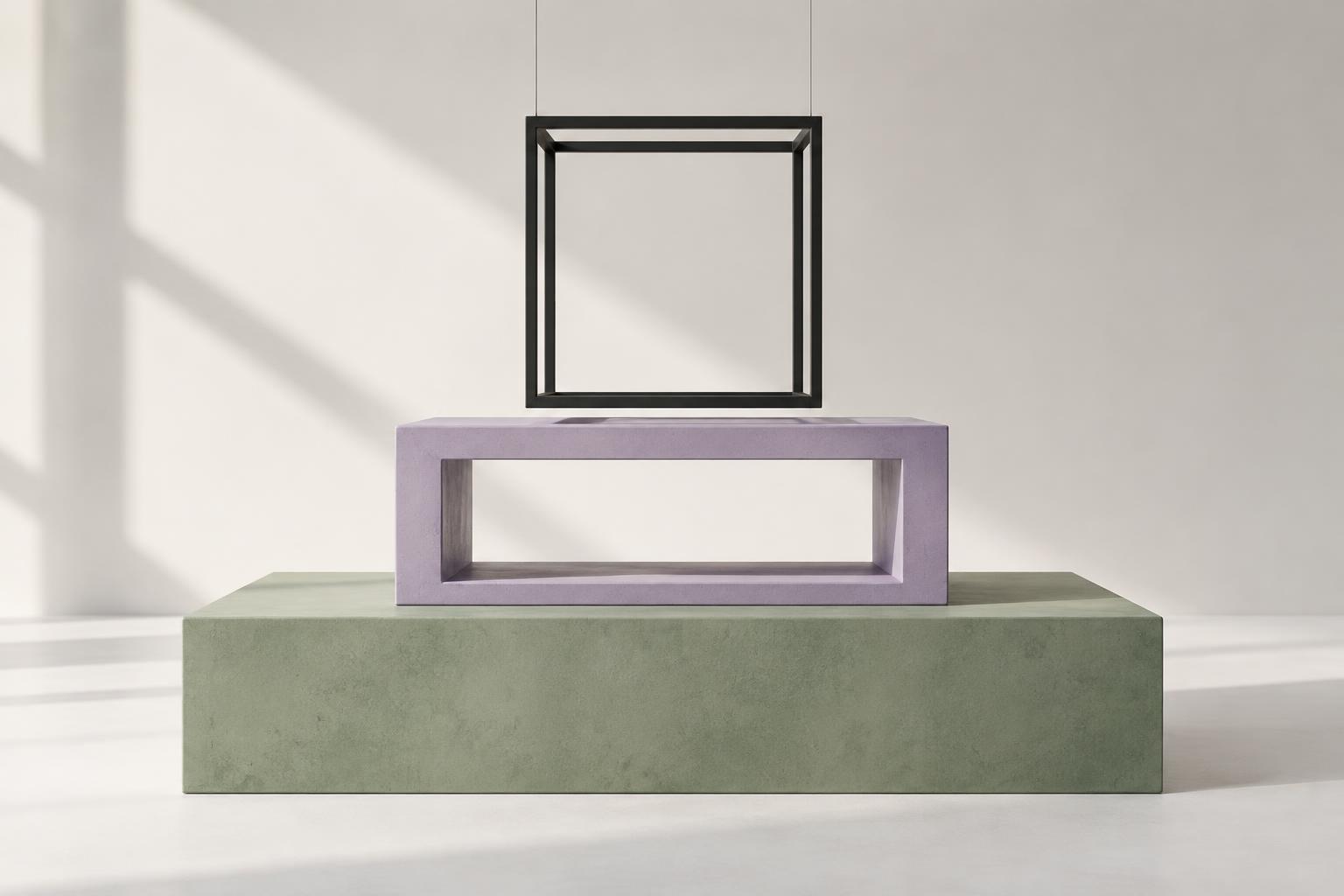 Drei architektonische Ebenen: ein solides Sage-Fundament, ein Lilac-Rahmen und ein offener dunkler Rahmen als zukünftiger Anspruch.